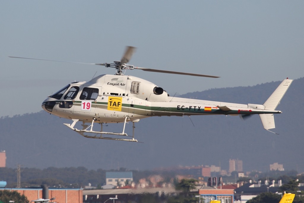 Ein AS 350 der Coyote Air in Sabadell.