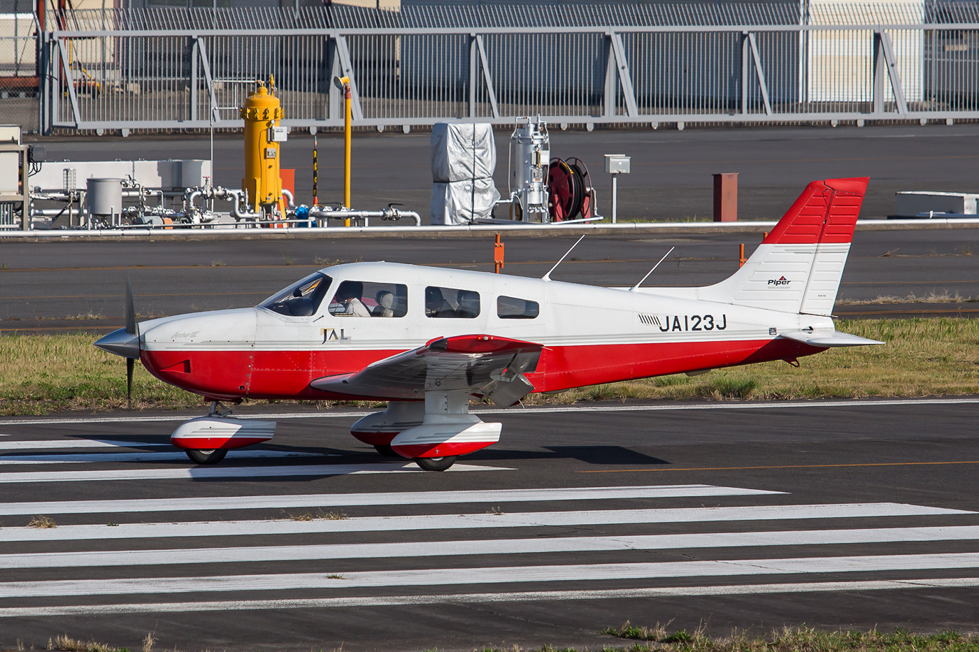 Piper PA-28 Archer III der Japan Airlines