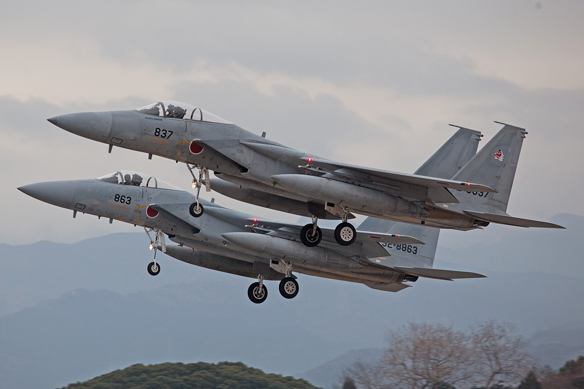 In Japan wird oft in der Rotte gestartet und gelandet.