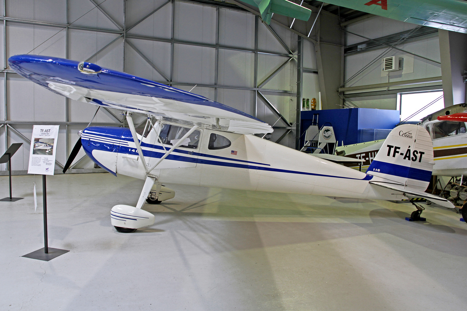 Private Cessna 140 TF-AST, AEY, 14. August 2020