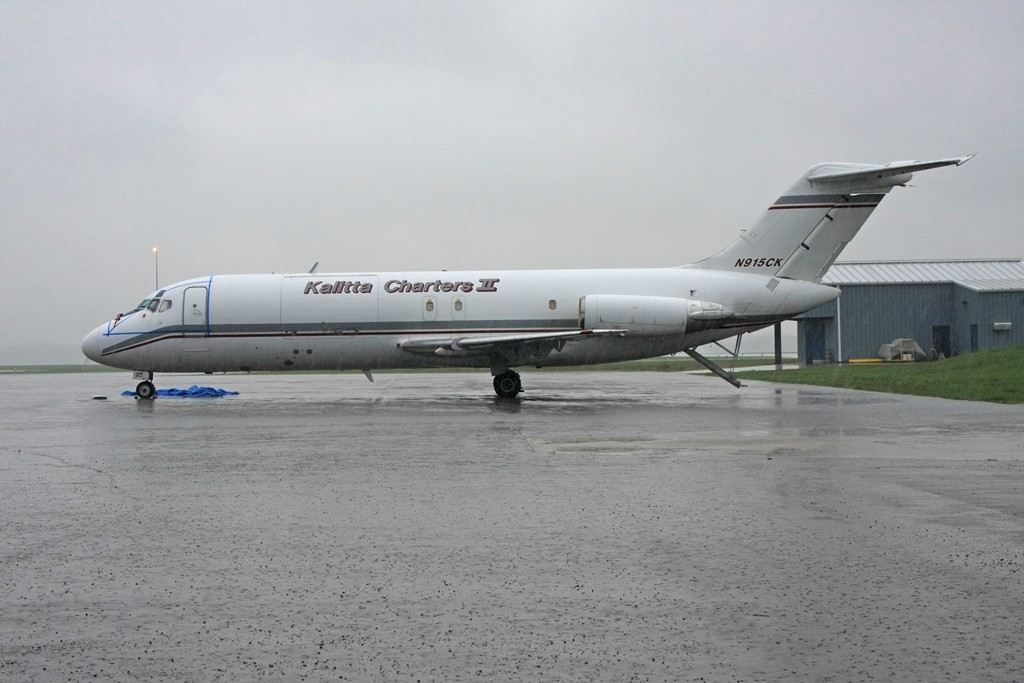 Ein Klassiker aus dem Jahr 1967 und immer noch aktiv ist die N915CK. Eine DC 9-15 der Kalitta Charters.