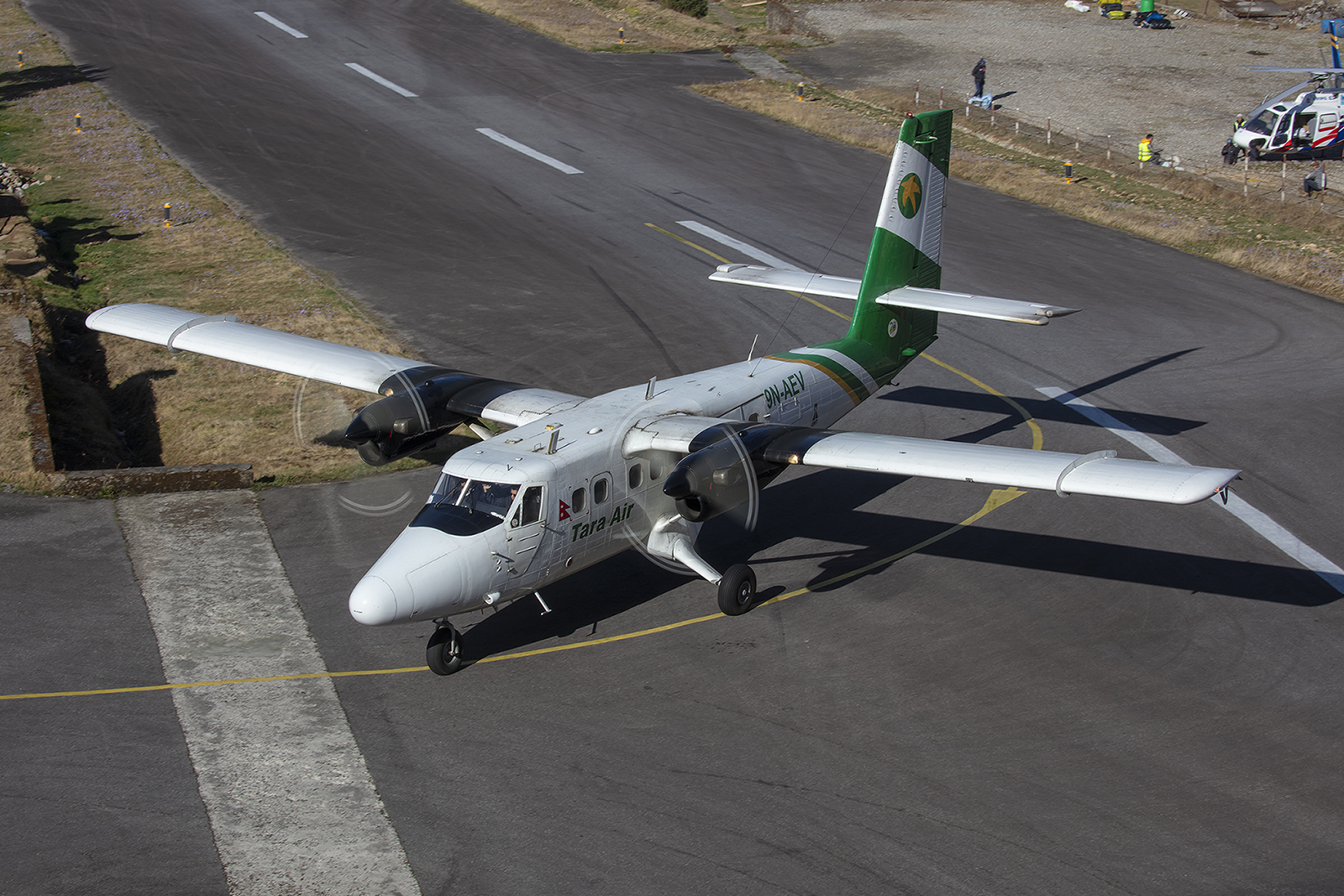 Tara Air betreibt die kleinen Flugzeuge für Yeti Air.