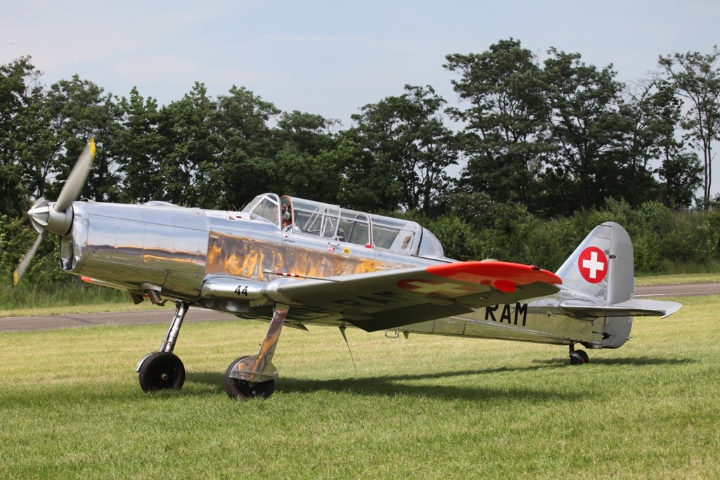 Diese Pilatus P-2 aus der Schweiz ist Baujahr 1950.