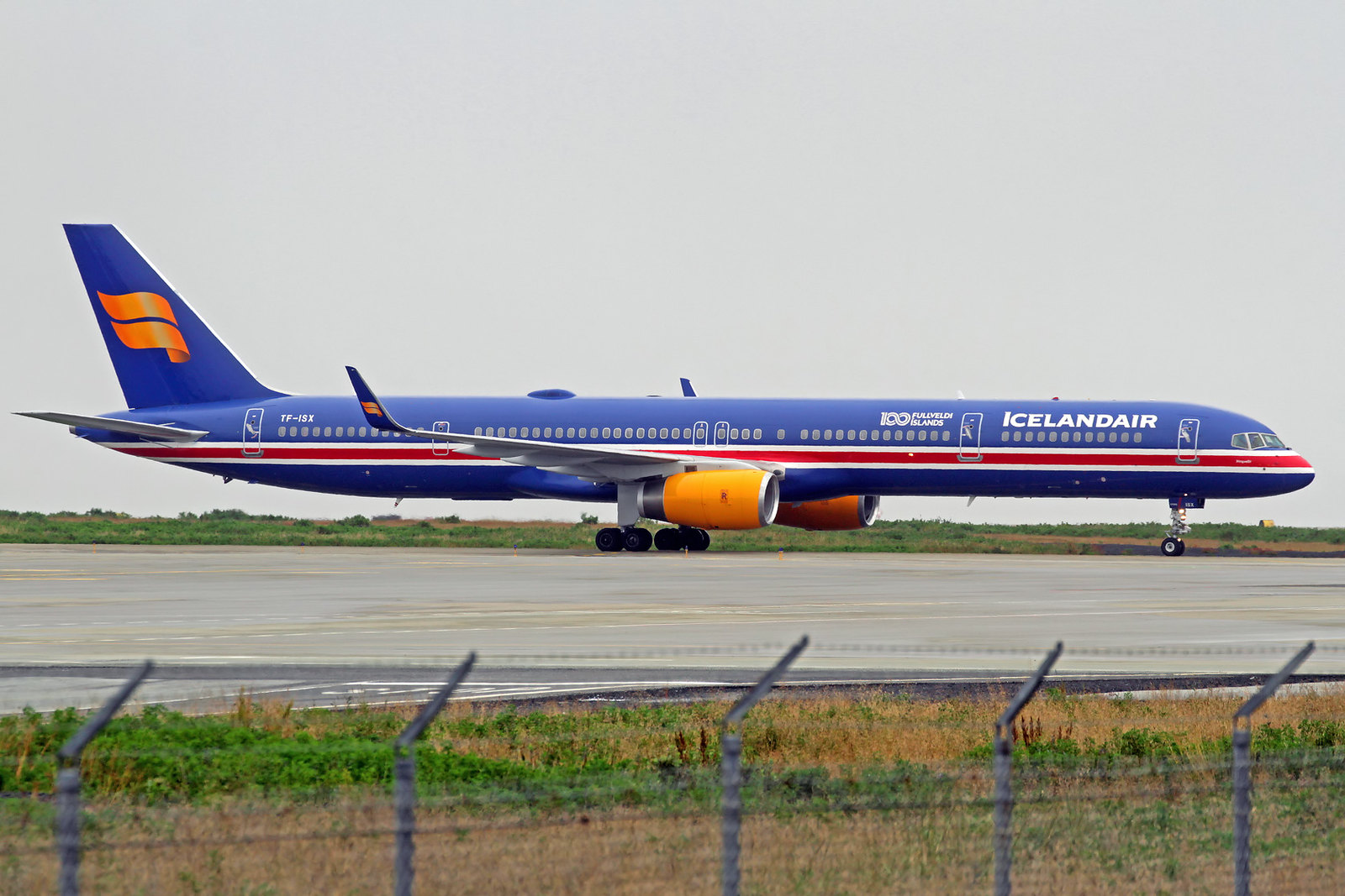 Icelandair Boeing 757-3E7 TF-ISX "Þingvellir", KEF, 15. August 2020