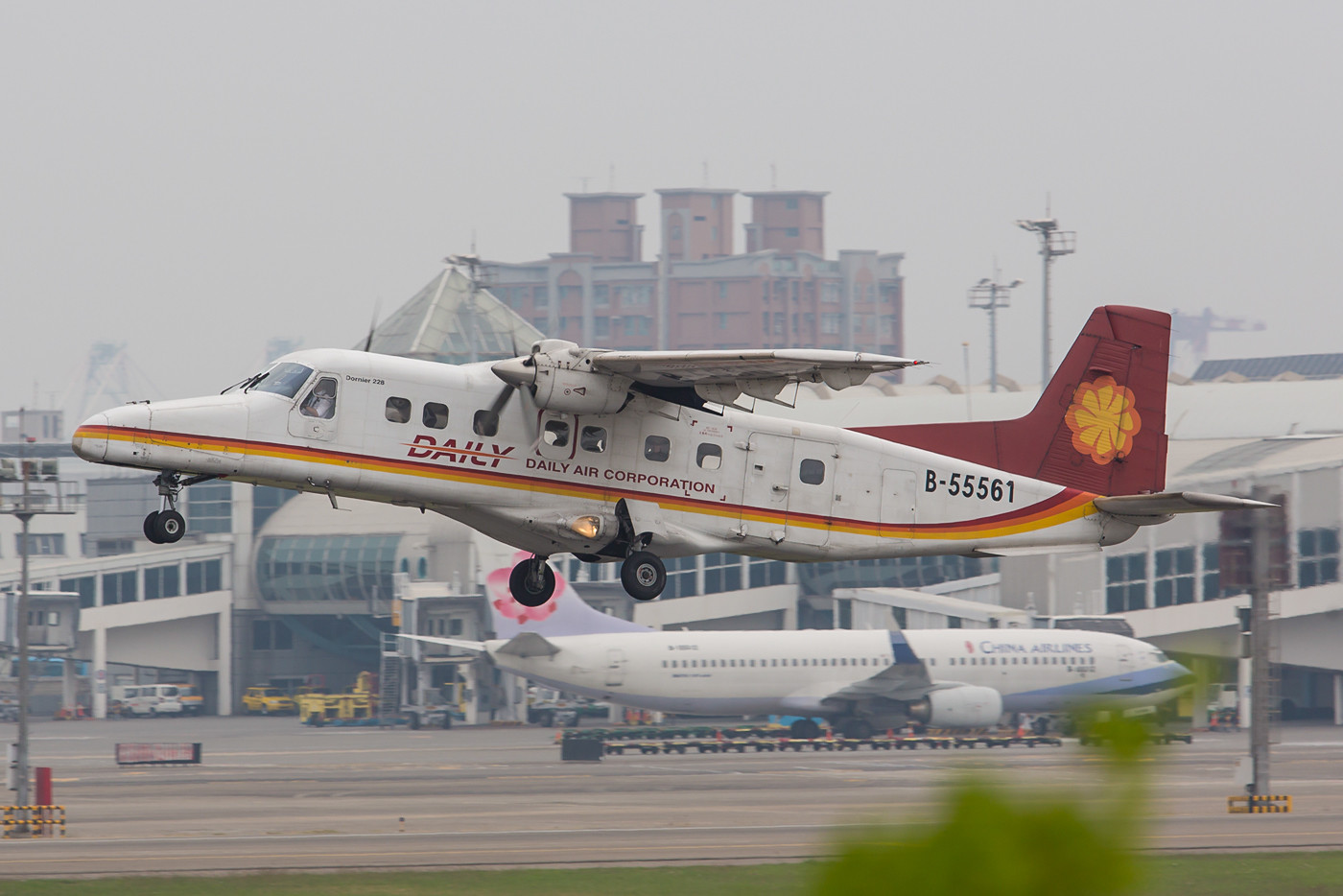 Die Daily Air fliegt mit ihren Do-228 u.a. von Kaohsiung zu den kleinen vorgelagerten Inseln.