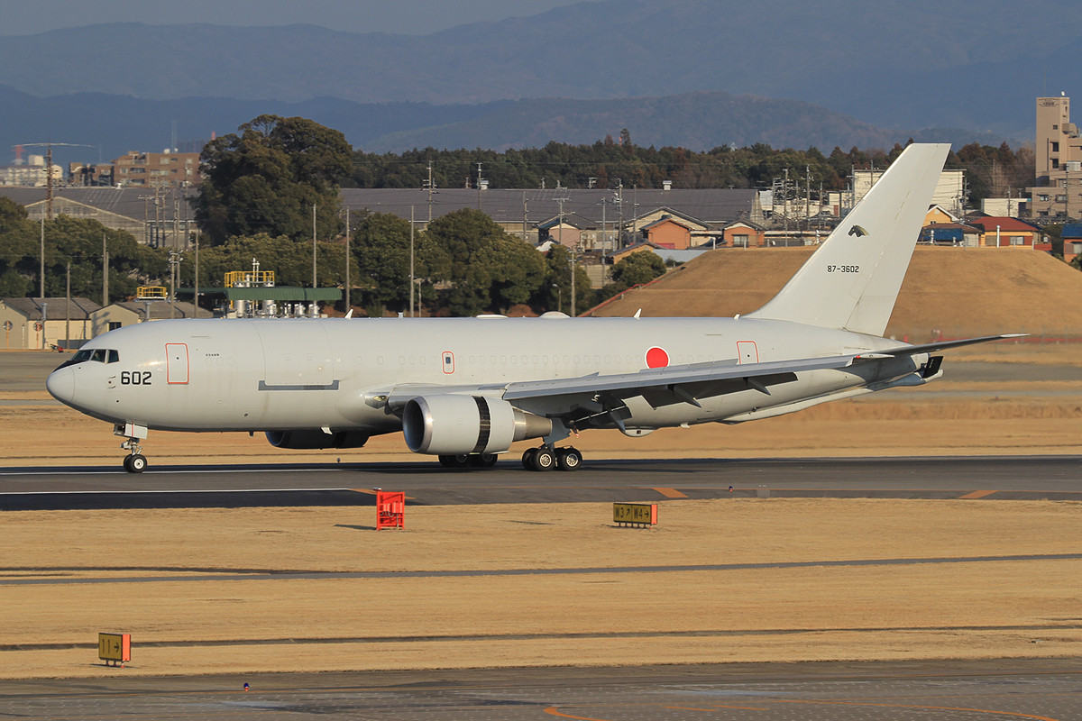 KC-767 landet nach einer Mission.