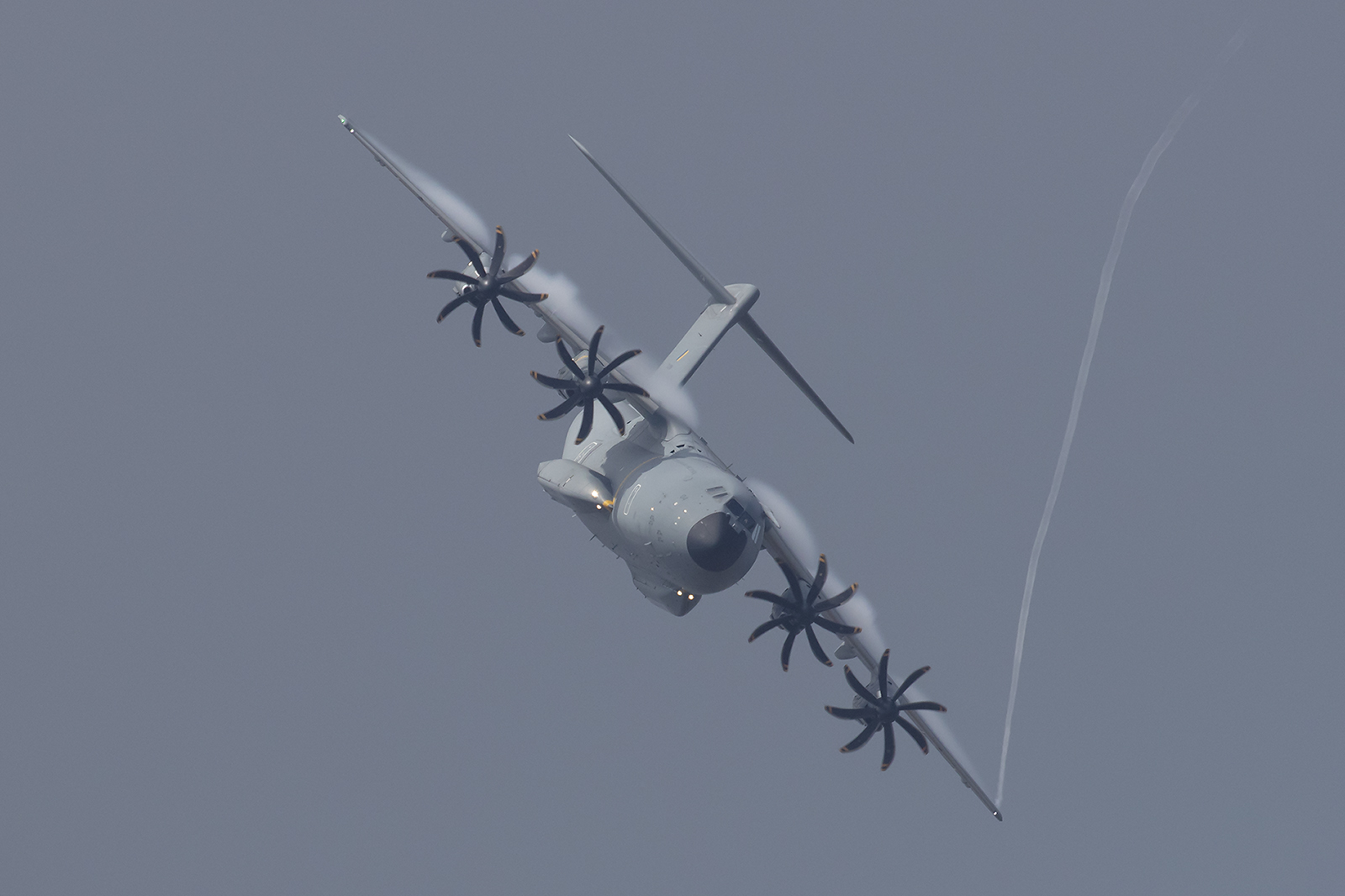 Vortex an einer A400M sieht man auch nicht alle Tage.