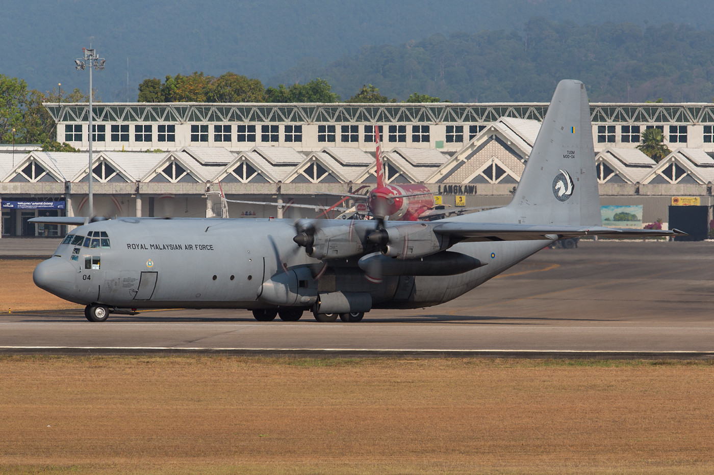 C-130H-30, mehrere Hercules der TUDM wurden beim Upgrade verlängert.