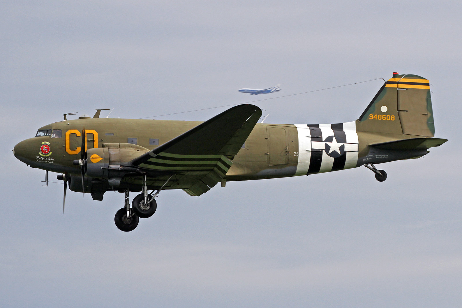 N47SJ - "Betsy's Biscuit Bomber" ist eine Douglas C-47B Skytrain (DC-3C-R)  (s/n 43-48608), die im April 1944 in der Douglas Aircraft Company in Oklahoma City hergestellt wurde. Heute gehört sie der Gooney Bird Group Inc. in Templeton, Kalifornien.