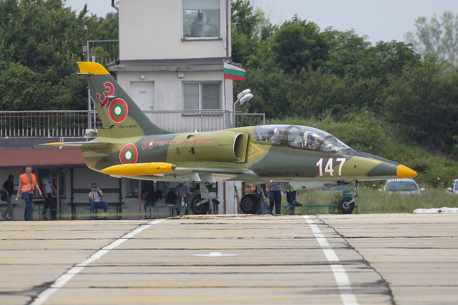 Die L-39 rollt zurück in die Flightline.