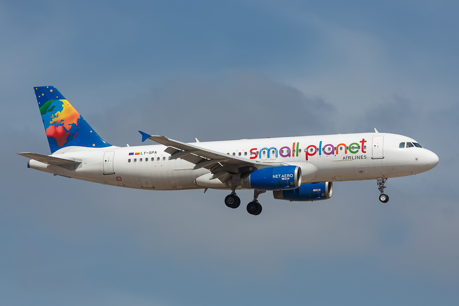 Auch dieser Airbus A320 hatte schon einige Vorbesitzer (ex-GB Airways, ex-Easyjet, ex-Eurofly, ex-Meridiana).