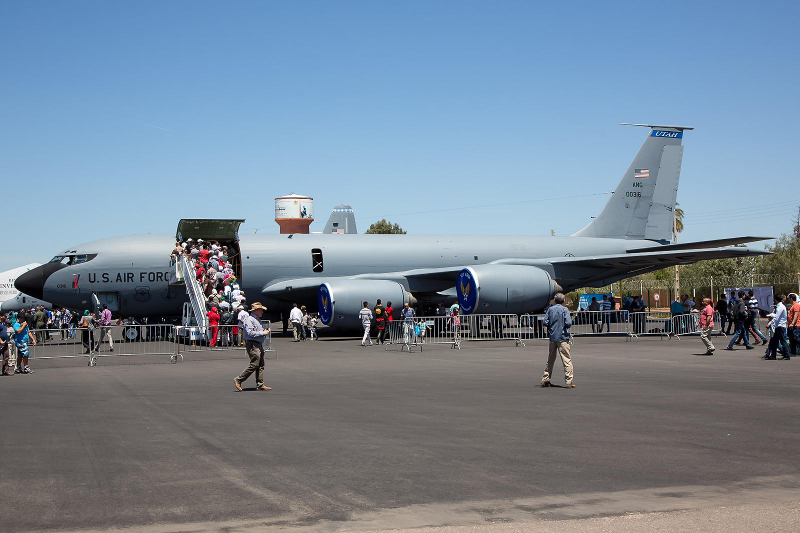 KC-135 der Utah ANG, 60-0316. Der Andrang war groß , um den betagten Vogel mal von innen zu sehen.