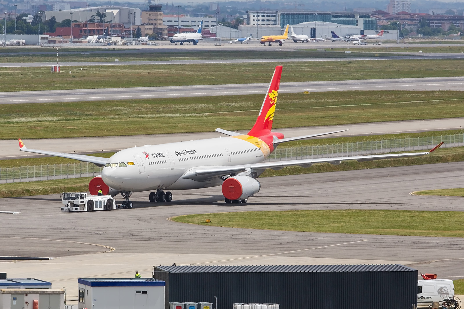 A330 für Capital Air, eine Airline der HNA Group.