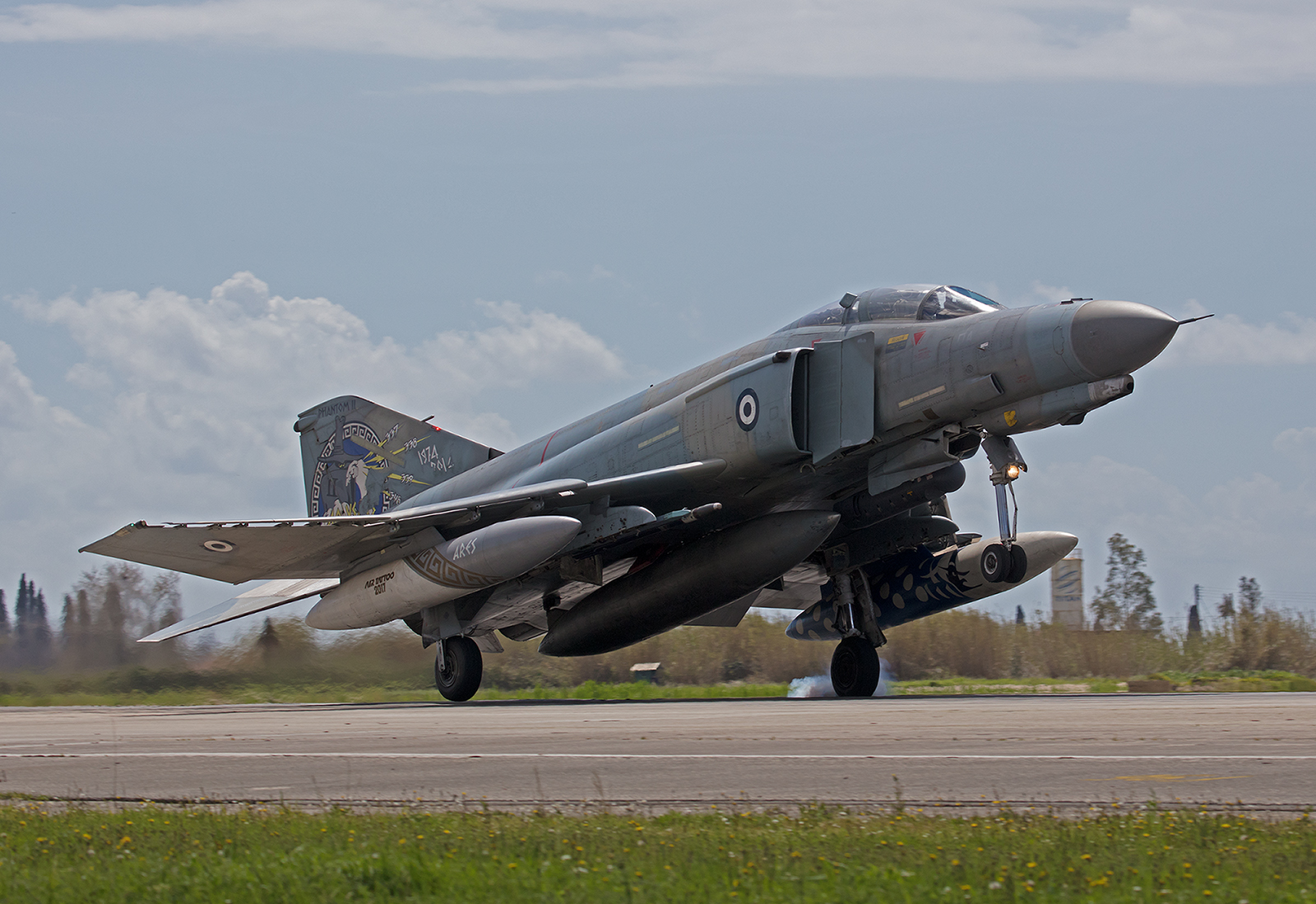 01505, McDonnell Douglas F-4E (AUP) Phantomm II der Hausherren aus Andravida.