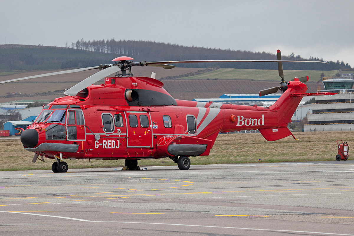 Super Puma von Bond Helicopter auf der Rampe der Firma auf der östlichen Seite von ABZ.