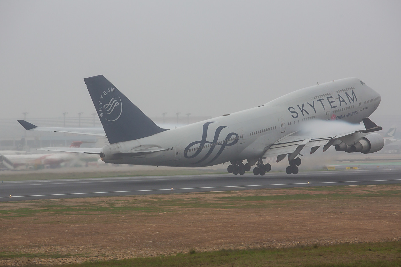 Boeing 747-400 der China Airlines in den Farben des Skyteam.