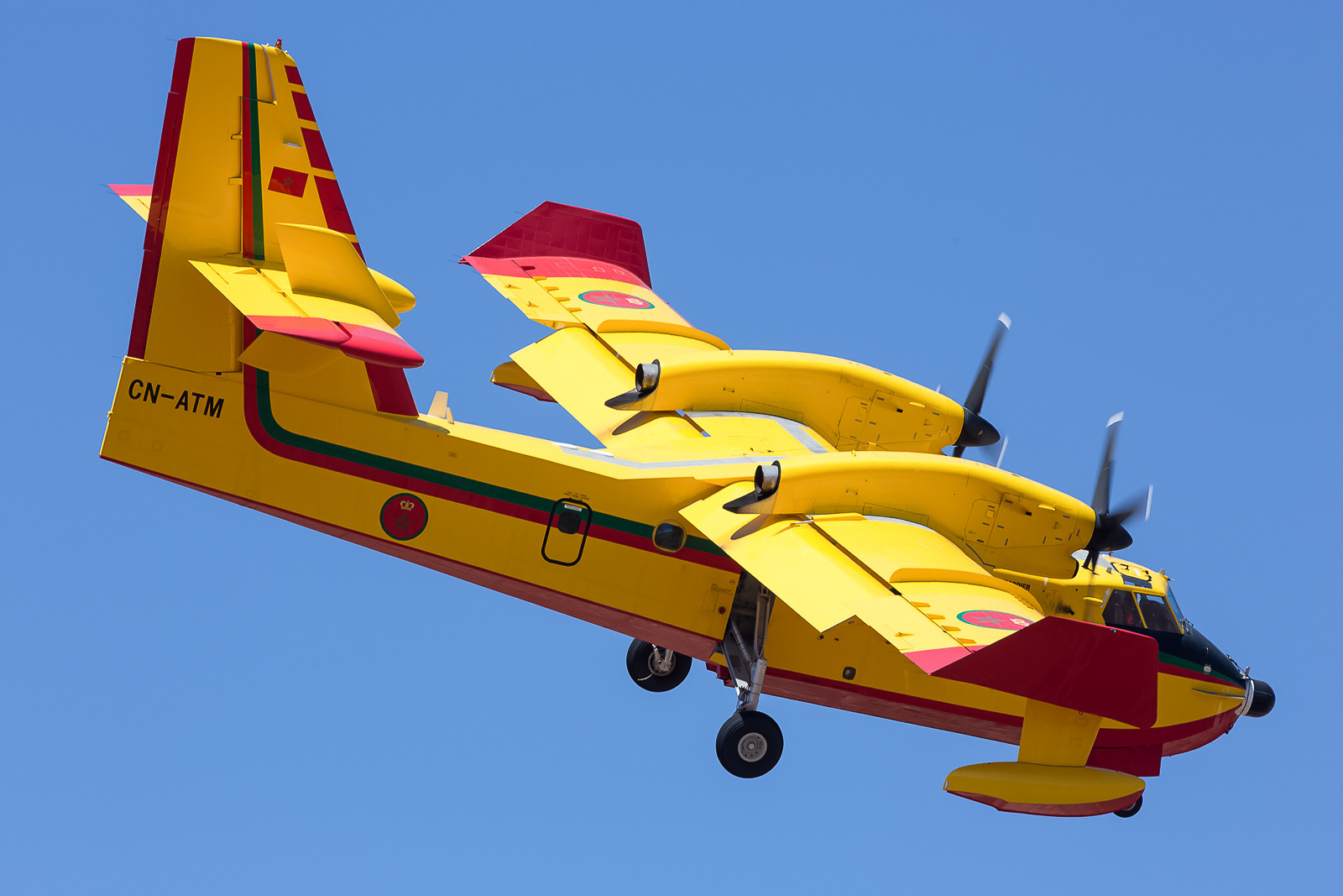 CN-ATM, eine Canadair CL-415 zur Brandbekämpfung