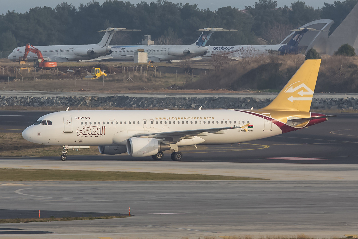 Die A320-Flotte wurde bei Libyan Arab komplett erneuert, da die alten Maschinen, die einst bei Ansett Australia flogen noch eine Dreimann-Crew benötigten.