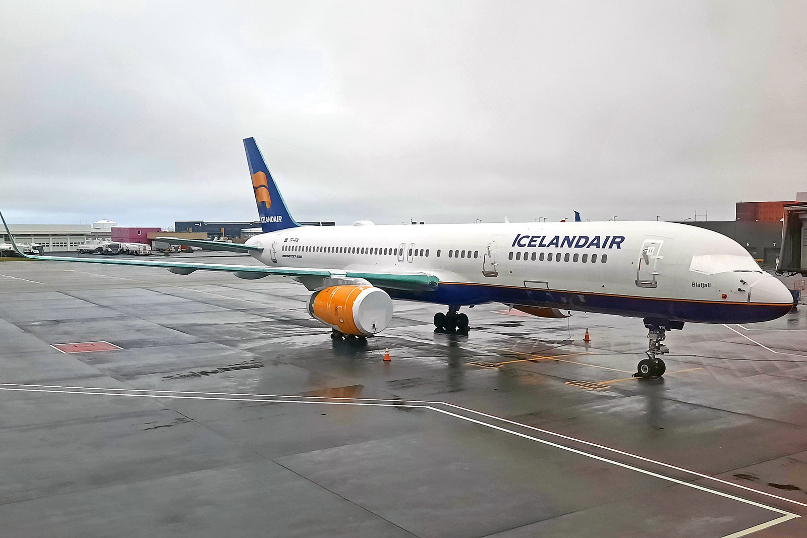 Icelandair Boeing 757-28A(ET) TF-FIK "Bláfjall", KEF, 16. August 2020