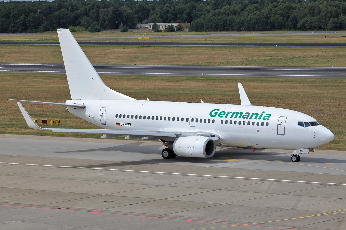 Gut rumgekommen ist auch diese Boeing 737-700 der Germania, die D-AGEL.