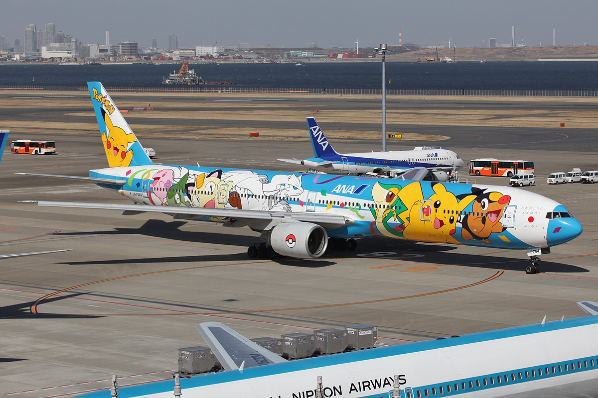 Auf dieser Boeing 777-300 haben die Pokemons ein neues Zuhause gefunden.