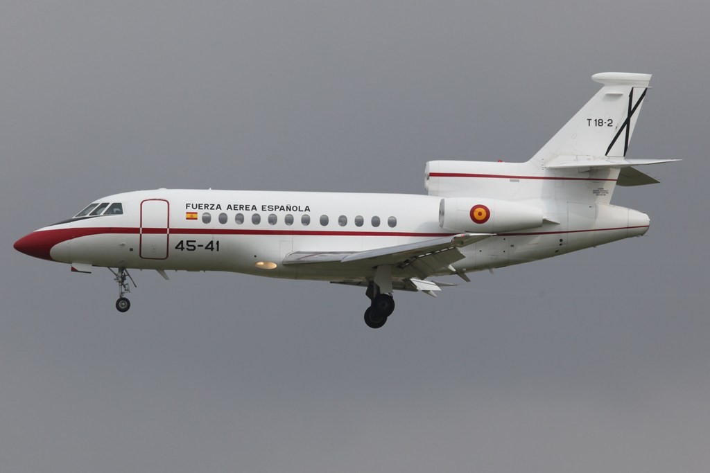 Diese Falcon 50 der Spanischen Luftwaffe brachte den König zu Rennen.