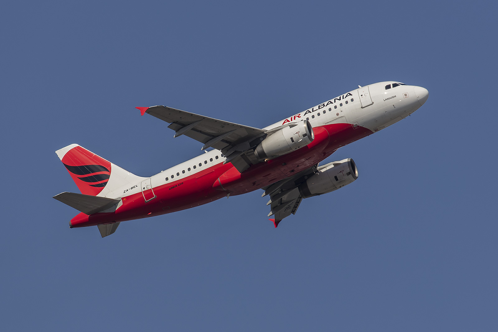 Air Albania mit einem A319