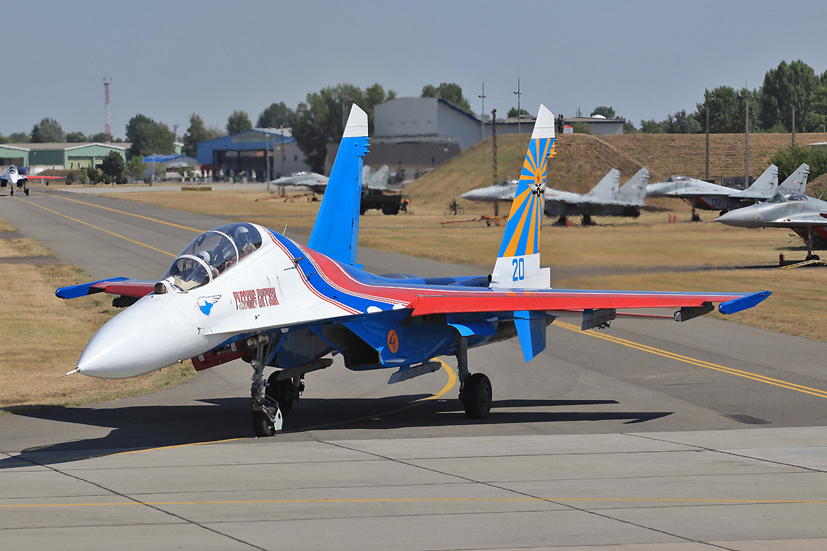 Doppelsitzer Su-27UB