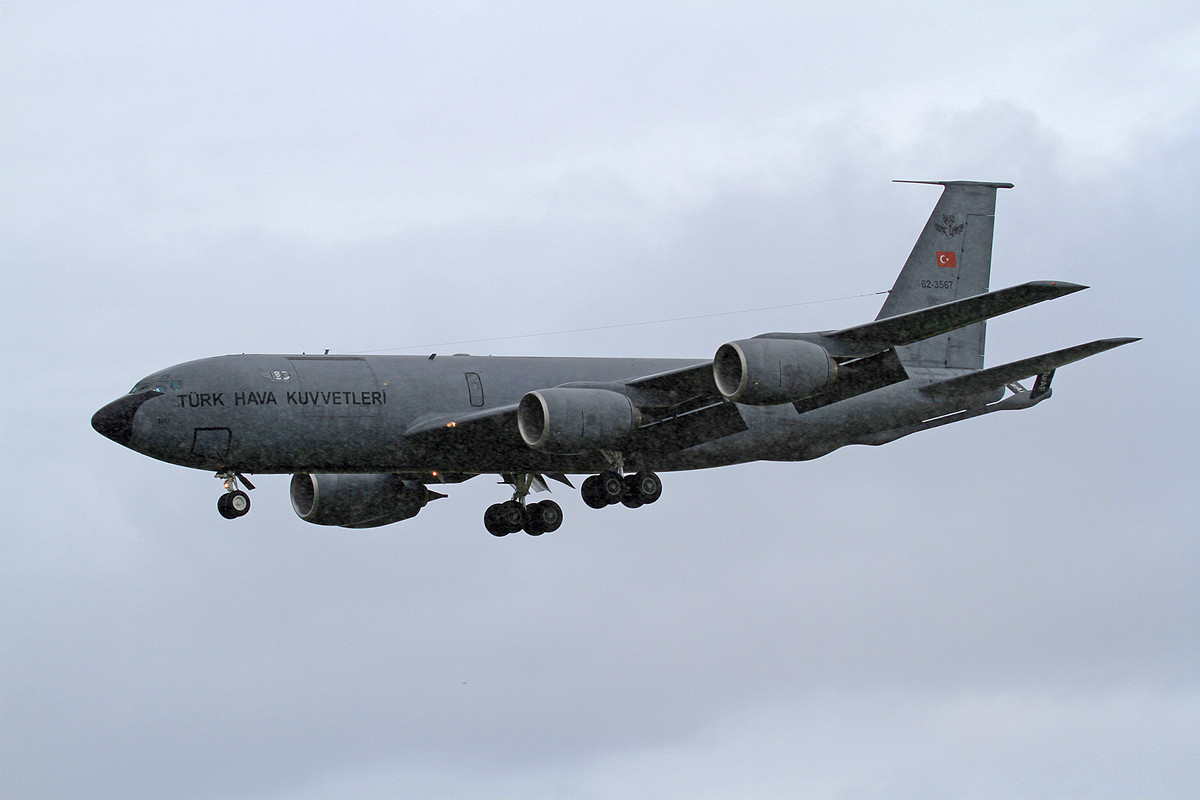 Leider in strömendem Regen kam die KC-135 der Türken