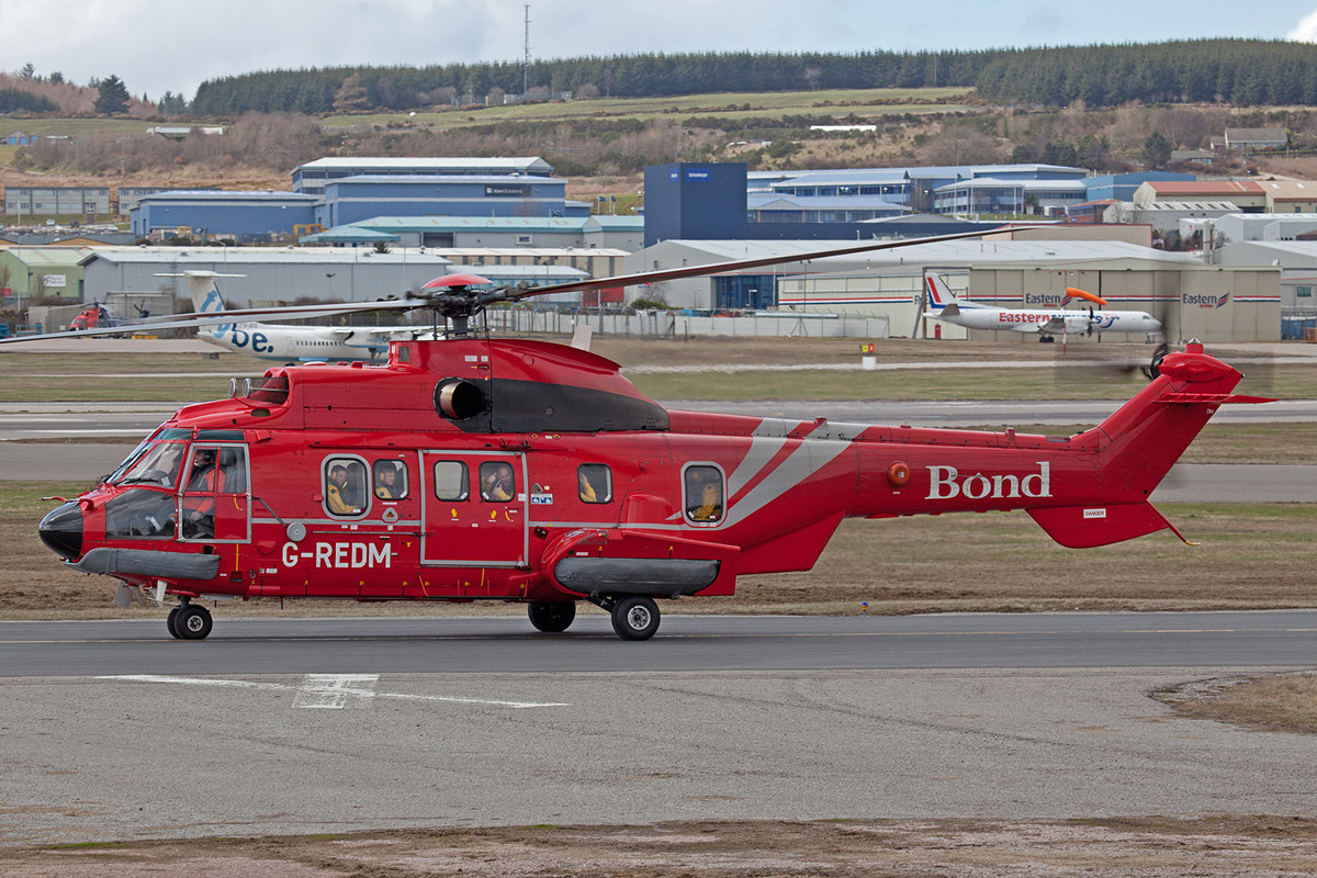 Die Helis von Bond rollen direkt am Spottinghügel vorbei.