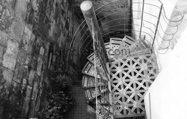 Escalier en colimaçon d'extérieur