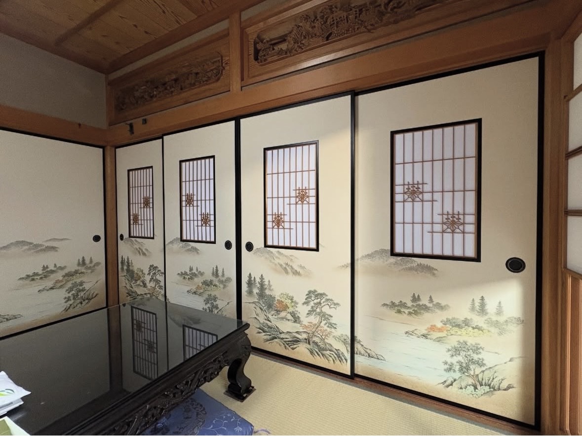 松阪市特上織物紙中抜襖施工納品