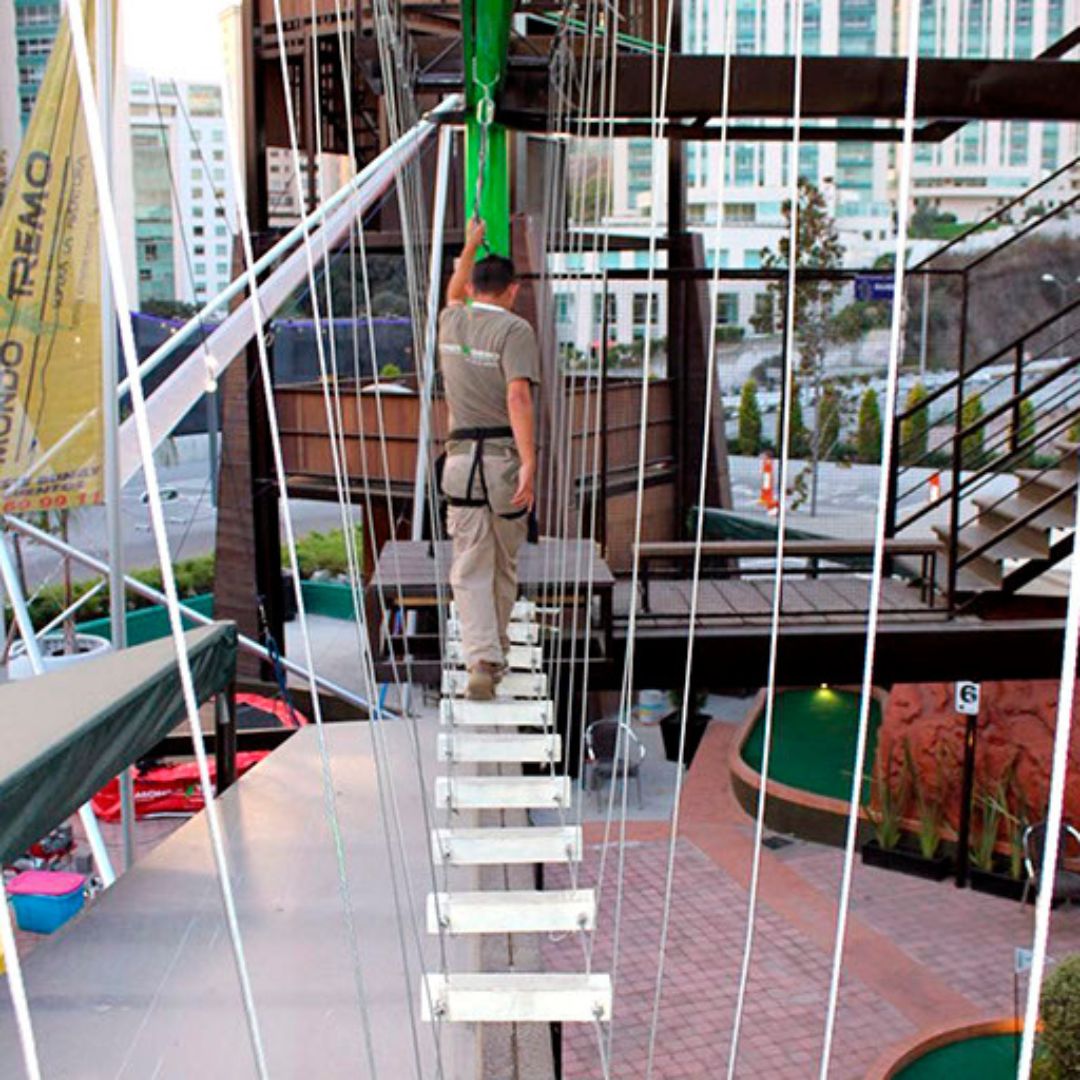 Rope Course Reconoce la importancia de trabajar por el objetivo común, valorando las habilidades y capacidades para resolver ante el cambio.