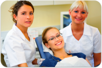 Lust auf Mitarbeit in einem sympathischen Team? Bewerben Sie sich jetzt! (© Yuri Arcurs - Fotolia.com)