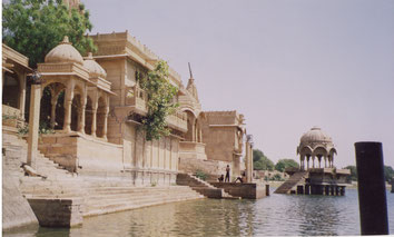 Jaisalmer-India-Ghats-Washing-River-Lake