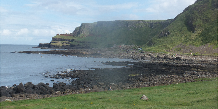 Giant's-Causeway-Northern-Ireland-Legend-Rocks-Giant