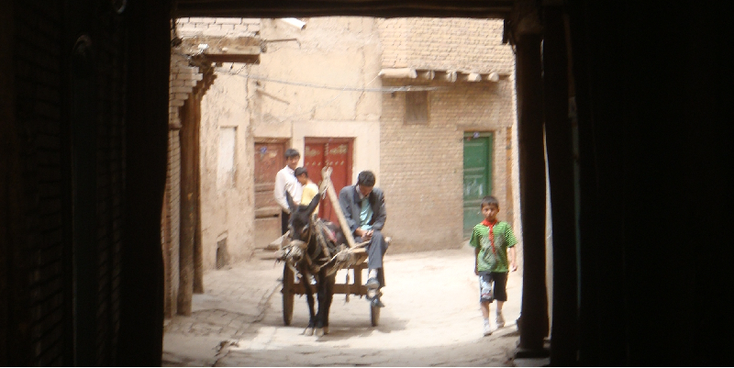 Kashgar-Old-Town-China-Uigur-Mudbrick-Houses-Horse-Donkey-and-Wagon-Alley