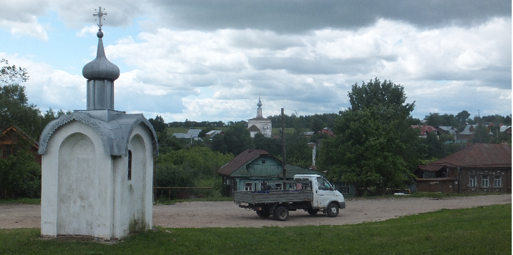 Suzdal-Golden-Ring-Russia-Cross-Truck