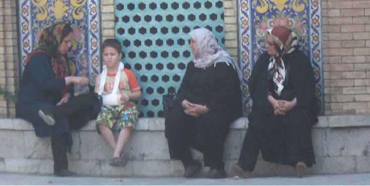 Tehran-Woman-Streetlife