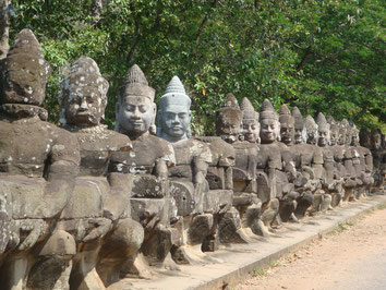 Angkor-Wat-Siem-Raep-Unesco-Temple-Khmer-Empire-Cambodia-Statues-Images