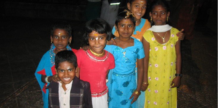 Madurai-Sri-Meenakshi-Temple-Khadi-Pelgrim-India