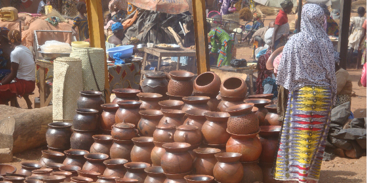 Banfora-markt-Burkina-Faso-kalebas-pot-pan