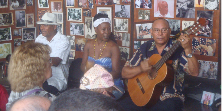 Santiago-de-Cuba-Bar-Cafe-Salsa-Music-Guitar-Singing