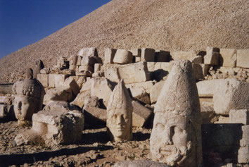 Mount-Nemrut-Heads-King-Antiochus-Grave-Hill-Turkey