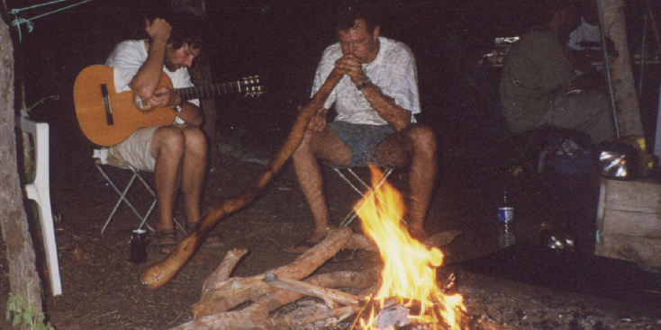 Didgeridoo-Kakadu-National-Park-Campfire-Guitar-Darwin-Camping-Australia