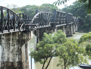 Kanchanaburi-Bridge-On-The-River-Kwai-Death-Railway-Thailand-WW2