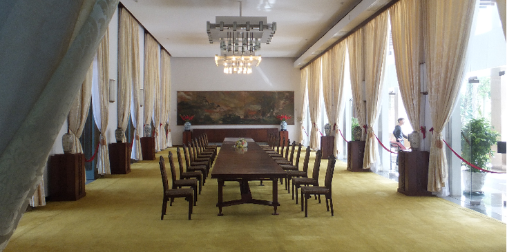 Ho-Chi-Minh-City-Reunification-Palace-Table-Vietnam