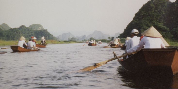 Perfume-Pagoda-River-Boat-Workers-Vietnam-Tour