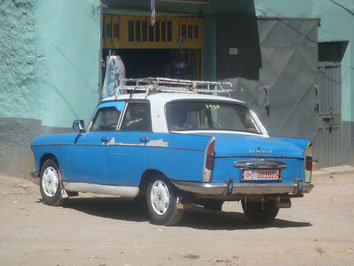 Harar-Ethiopia-Car-Muslim-Citywall-Gate
