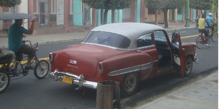 Bayamo-Classic-American-Car-Cuba